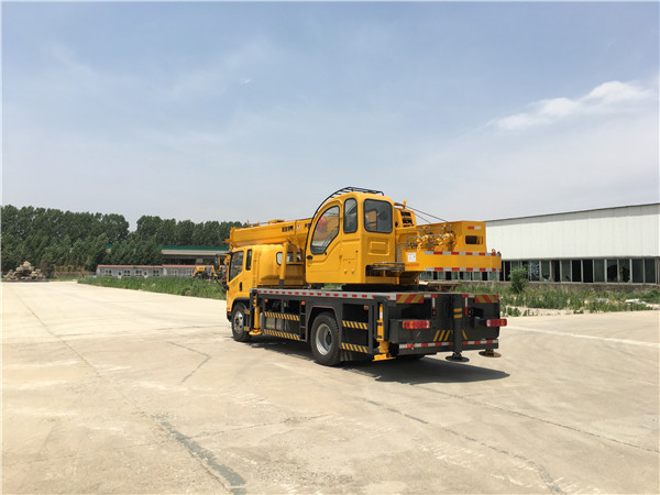 中國一汽12噸汽車(chē)吊