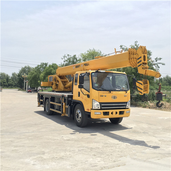 中國一汽12噸汽車(chē)吊