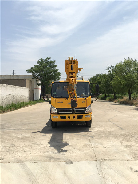 中國一汽12噸汽車(chē)吊