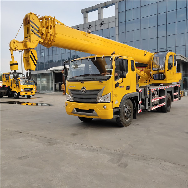 國六福田12噸汽車(chē)吊