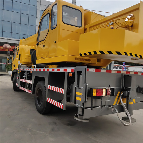 國六福田12噸汽車(chē)吊