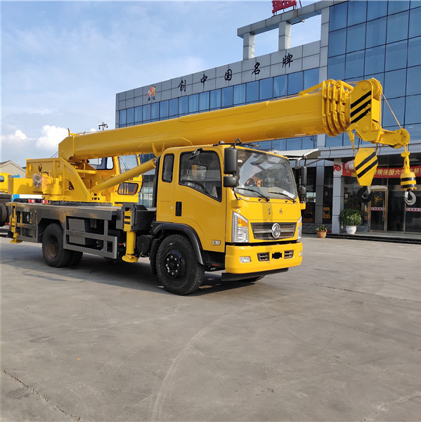 東風(fēng)12噸汽車(chē)吊